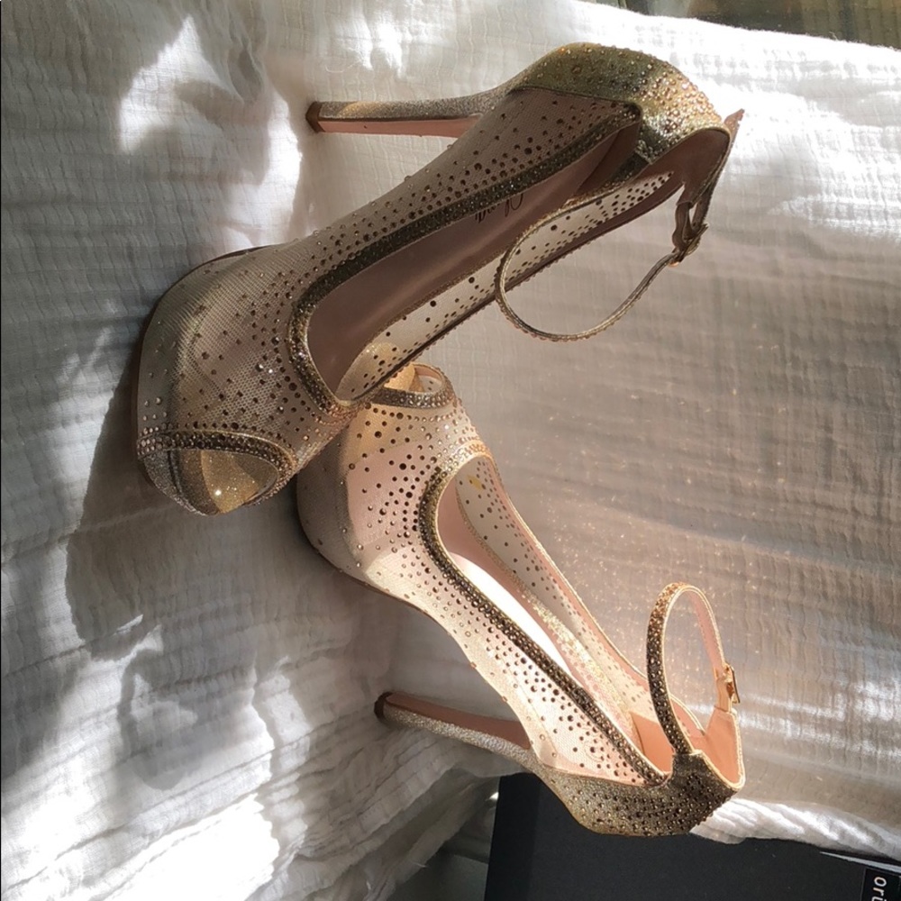 Bella luna heels